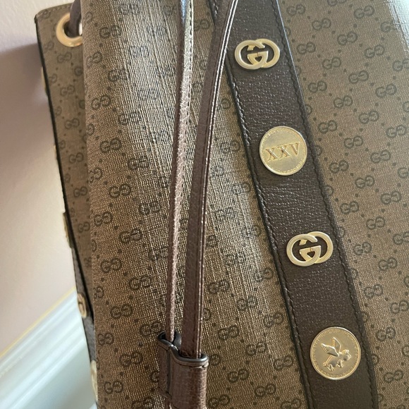 Gucci GG Supreme drawstring backpack - Picture 3 of 12